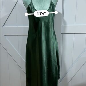 Honors intimidate open back dress